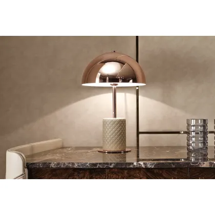 Zdjęcie Piękna lampa na biurko do nowoczesnych pomieszczeń