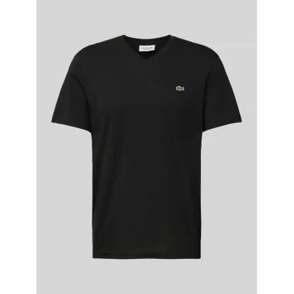 Zdjęcie T-shirt z naszywką z logo