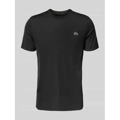 Zdjęcie T-shirt z naszywką z logo