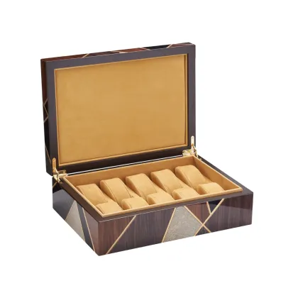 Picture Beautiful, stylish watch box made of mahogany