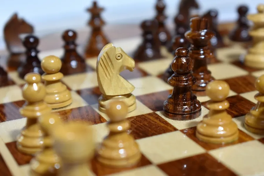 obrazek 3 Piękny komplet magnetycznych szachów podróżniczych - The Chess Empire