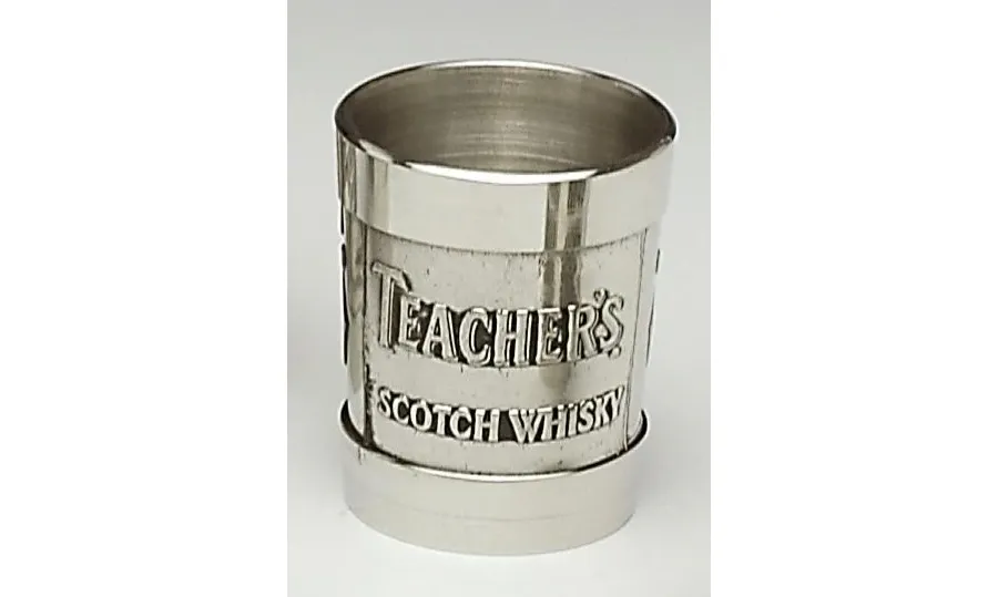 obrazek 1 Stylowa miarka do szkockiej whisky Teacher’s z cyny