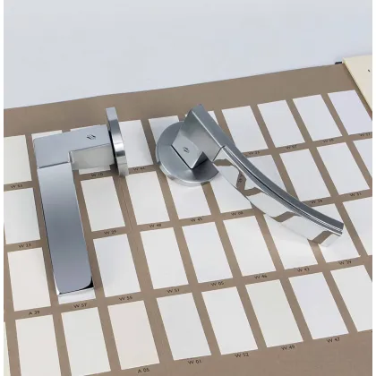 Zdjęcie Włoskiej produkcji klamka Trama LC71 do drzwi