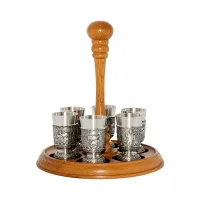Zdjęcie Ekskluzywny zestaw 6 kieliszków do wódki na drewnianym stojaku