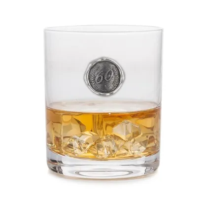 Zdjęcie Prezent na 60 urodziny dla niego lub dla niej - szklanka do whisky z cynowym emblematem z liczbą 60 urodzin