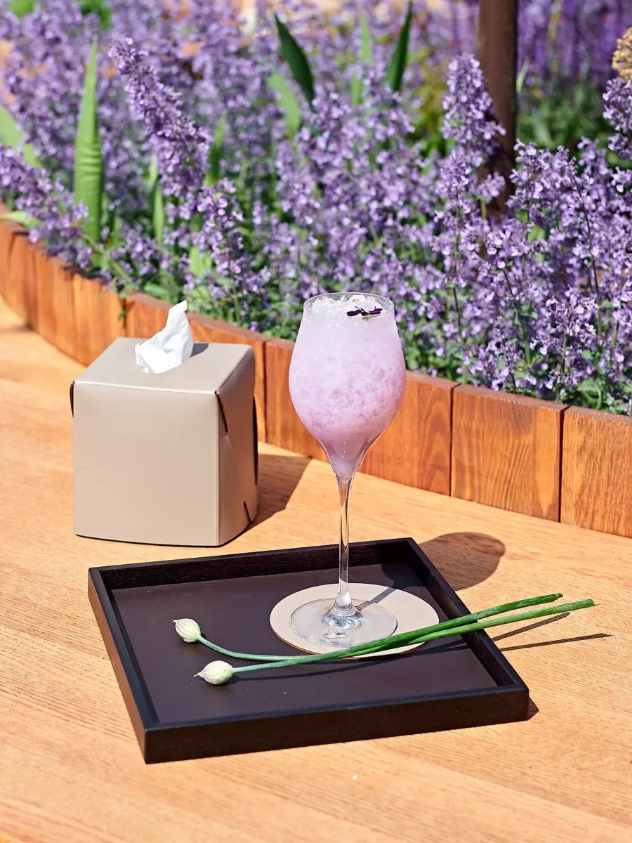 obrazek 2 Stylowa taca Mondo 25x25xH3 cm wykonana z naturalnej skóry w kolorze czarnym