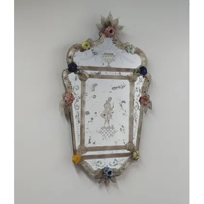 Zdjęcie Stylowa antyczna reprodukcja lustra ze szkła Murano w stylu weneckim