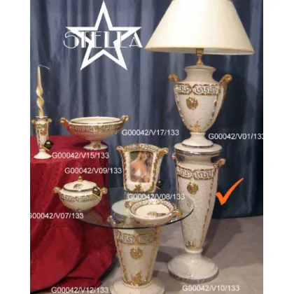 Picture A stunning ceramic column for the living room