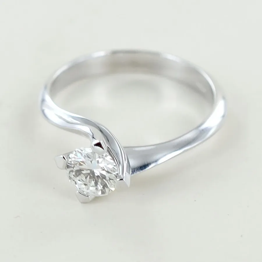 obrazek 7 Duży włoski pierścionek Valentine Solitaire z diamentem 0,65 karata