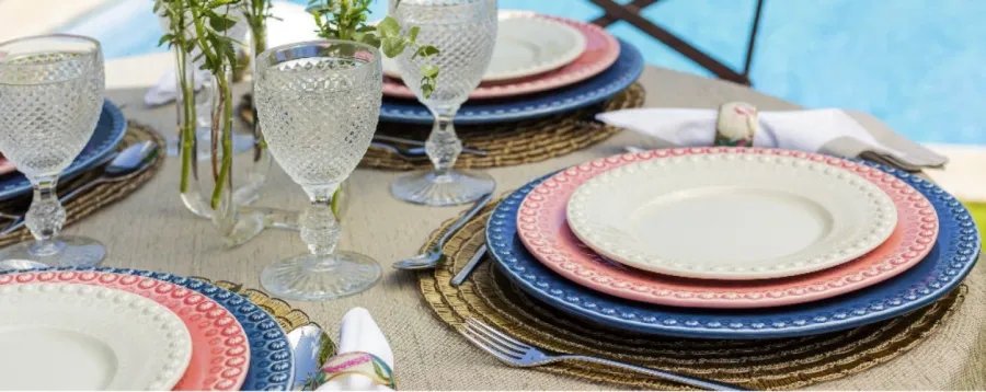 obrazek 2 Ceramiczny talerz obiadowy w kolorze różowym - Bordallo Pinheiro