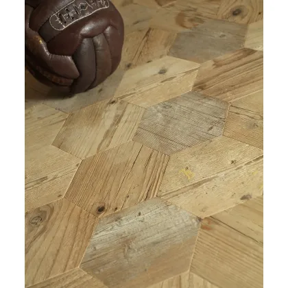Zdjęcie Stylowa podłoga z Włoch – stara jodła z desek rusztowania