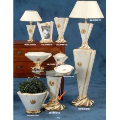 Zdjęcie Śliczny ceramiczny stolik kawowy