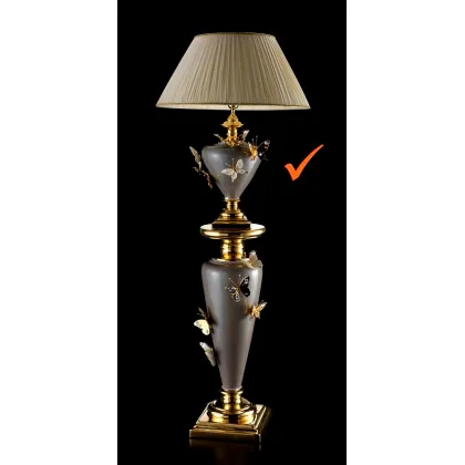 Zdjęcie Urokliwa ceramiczna lampa z motylami