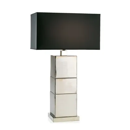 Zdjęcie Stylowa lampa na stół w dwóch rozmiarach i różnych wykończeniach