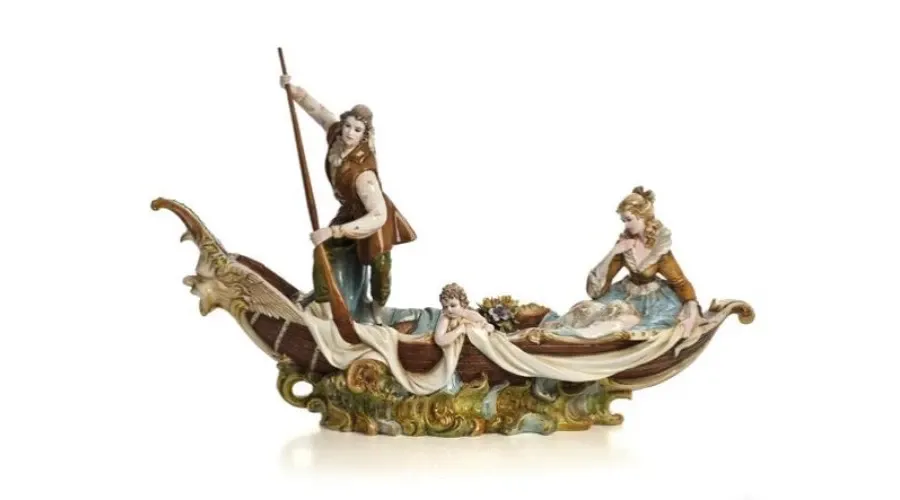 picture 1 Luxurious baroque figurine of the boatman, lady and child on the boat made of ceramics - Ceramiche ML