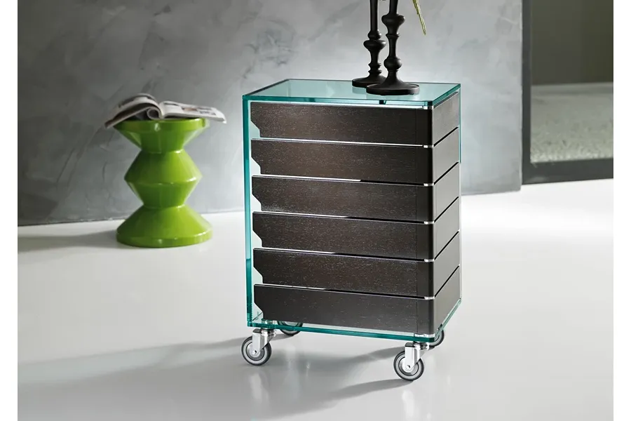 obrazek 1 Wyszukana szklana komoda na kółkach - Tonelli Design