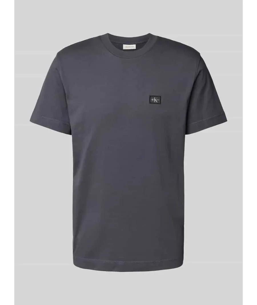 obrazek 1 T-shirt o kroju regular fit z naszywką z logo