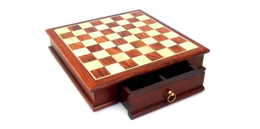 picture 2 Rosewood chess set with drawer 70M+333W