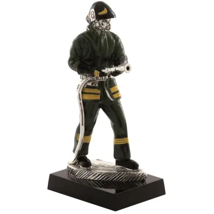 Zdjęcie Nietypowa figurka strażaka