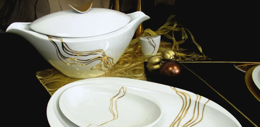 obrazek 4 Ekskluzywna porcelanowa zastawa stołowa dla 12 osobowej rodziny - Porcel