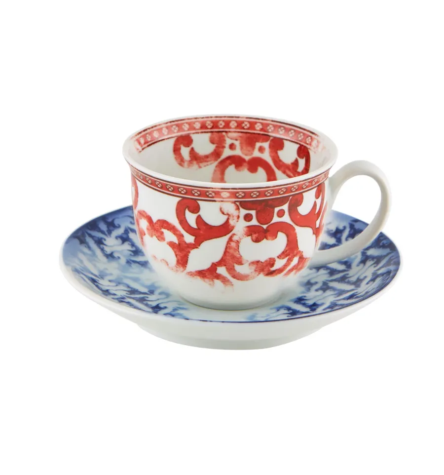 obrazek 1 Stylowa filiżanka do kawy ze spodkiem z porcelany Timeless z geometrycznym czerwono-granatowym zdobieniem - Vista Alegre