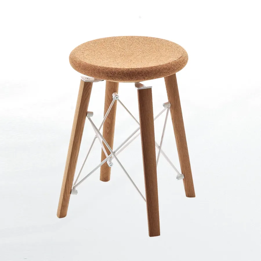 obrazek 1 Stołek JackJr z drewna dębowego, stali i korka 45cm - Colico