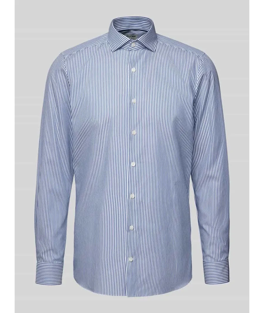 obrazek 1 Koszula biznesowa o kroju regular fit z kołnierzykiem typu kent