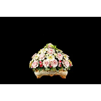 Zdjęcie Elegancki porcelanowy kosz z różami