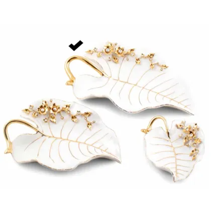 Zdjęcie Ekskluzywna ozdoba - duży ceramiczny liść ze złotymi kwiatami - Bruno Costenaro