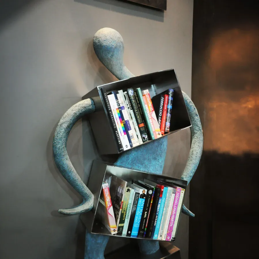 obrazek 2 THUMAK BOOKSHELF – Unikalna rzeźbiona półka na książki do wnętrz