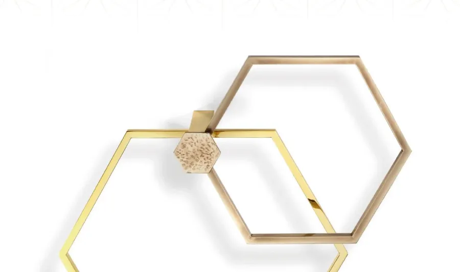 obrazek 2 Wieszak na ręczniki z kolekcji Hexagon z polerowanego mosiądzu o oryginalnym designie - Il Paralume Marina