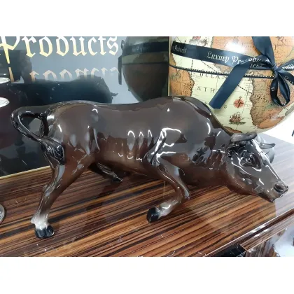 Zdjęcie Brązowy byk ceramiczny, idealny prezent na biurko - Il Gattopardo