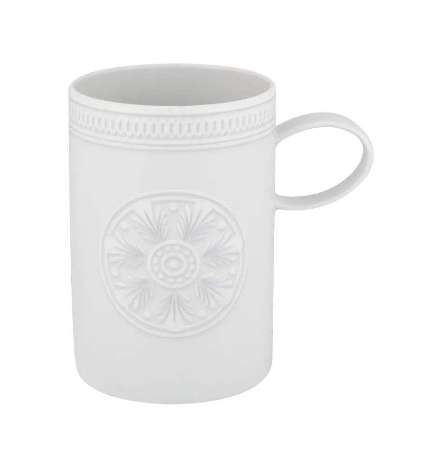 obrazek 1 Porcelanowy kubek z kolekcji Ornament z białym rzeźbiarskim ornamentem - Vista Alegre