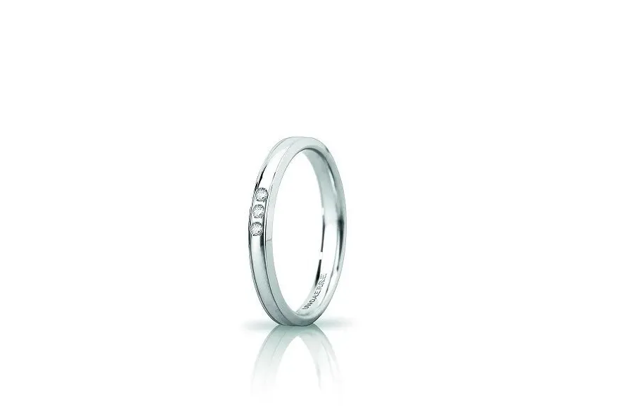 obrazek 1 Wyjątkowa obrączka z białego złota z 3 brylantami 0,03 ct. 3mm szerokości