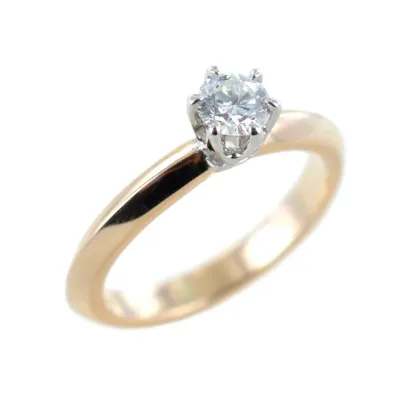 Zdjęcie Pierścionek Solitaire z różanym złotem i diamentową oprawą z białego złota
