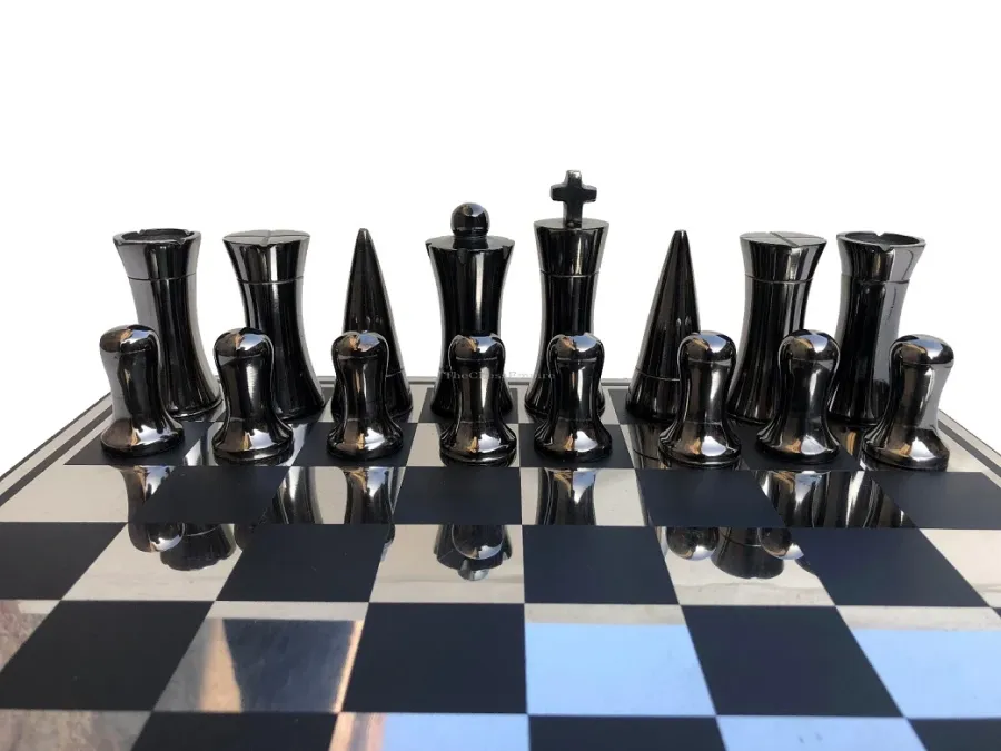 obrazek 6 Ponadczasowy zestaw aluminiowy do gry w szachy - The Chess Empire