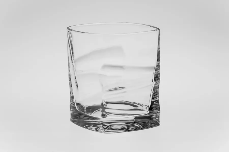 obrazek 1 Urzekający zestaw 6 szklanek do whisky z kolekcji Sail
