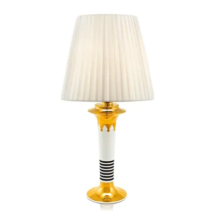 Zdjęcie Biała ceramiczna lampa zdobiona 24k złotem