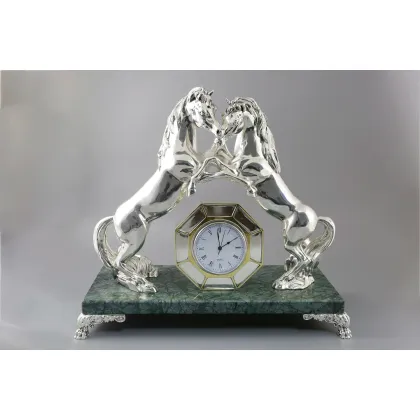 Zdjęcie Luksusowy ozdobny model statuetki - para szalonych koni z zegarem - ArtBe