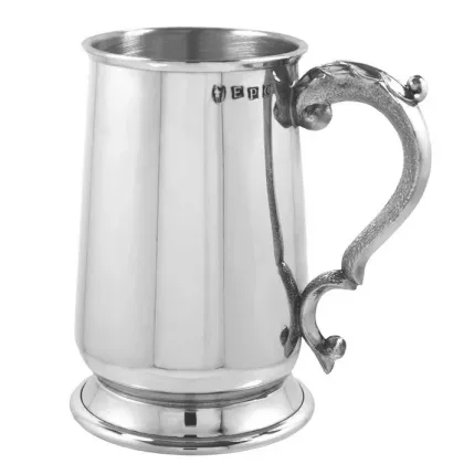 Zdjęcie Niezwykły kufel do piwa z zakrzywionym uchwytem oraz opcją personalizacji