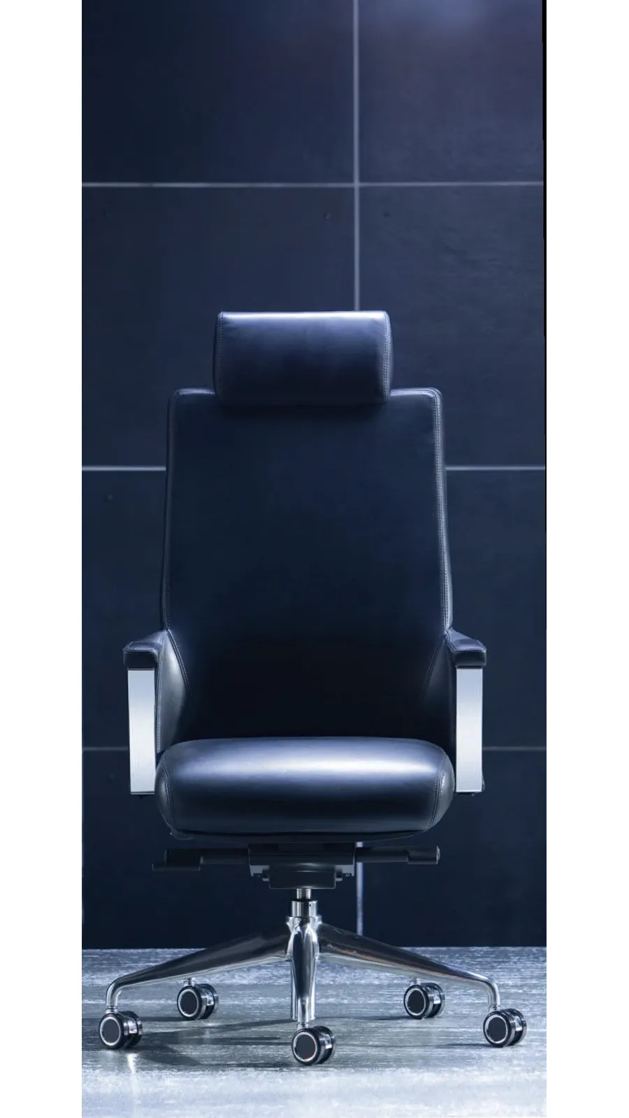 picture 2 Office chair made of leather XZ 7030 A
