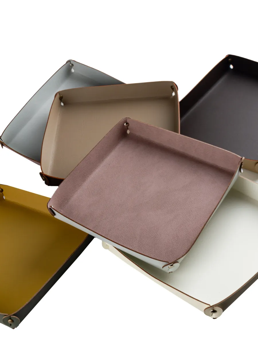 obrazek 3 Piękna stylowa taca 17x17xH3 cm w kolorze perłowym