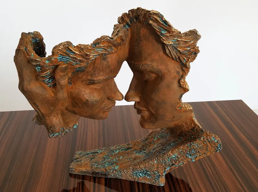 picture 7 Fantastic sculpture of two people in love