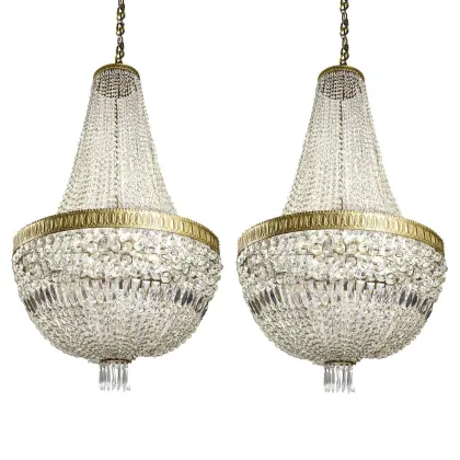 Zdjęcie Para żyrandoli Empire z czeskiego kryształu i brązu z pierwszej połowy XX wieku