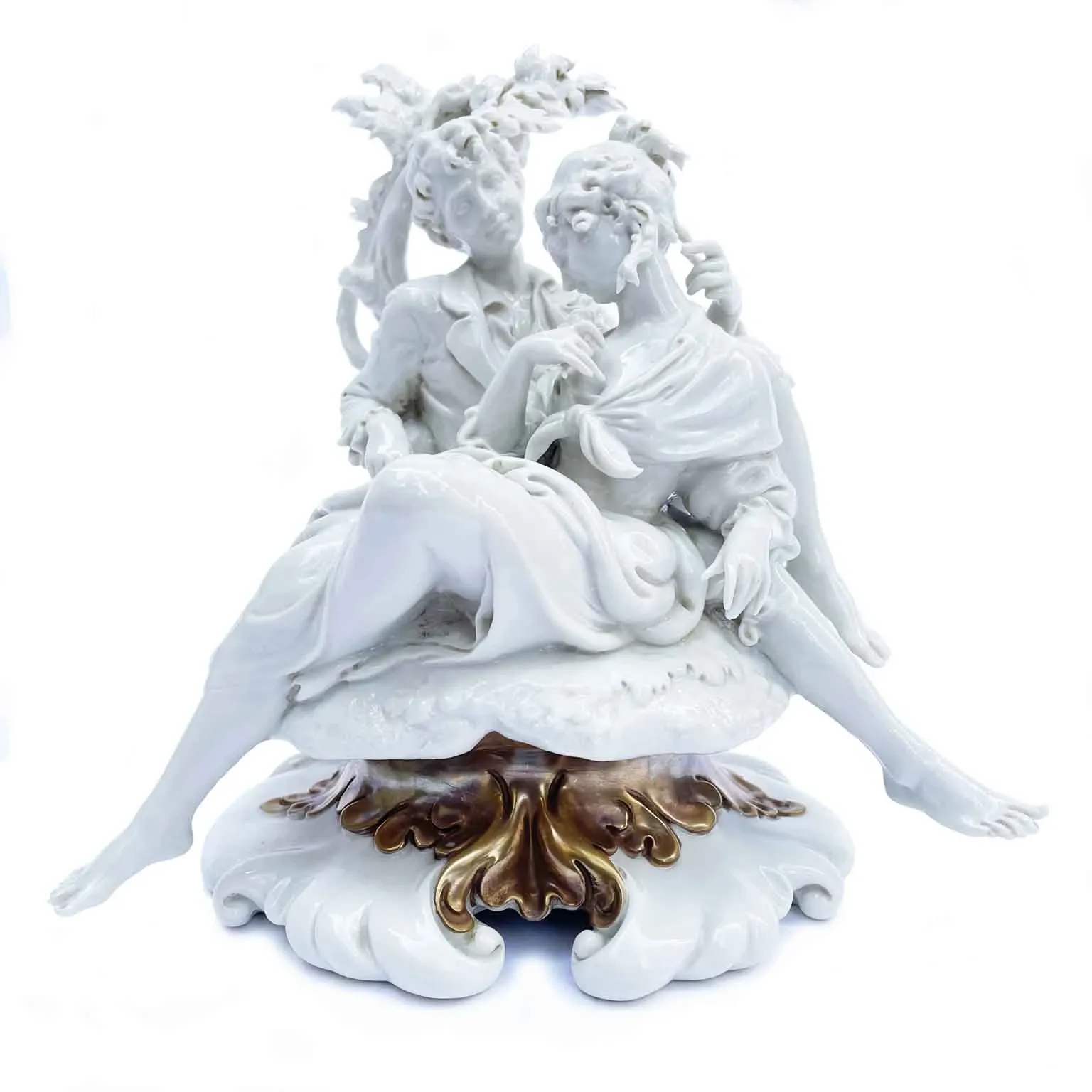 Figurka porcelanowa - scena miłosna