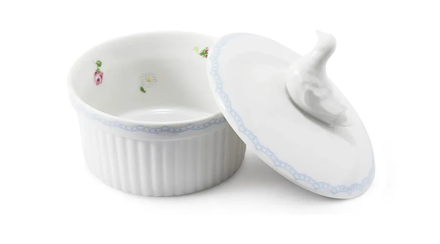 obrazek 2 Stylowa foremka do pieczenia z pokrywką z porcelany z kolekcji RoseLine – wariant 1 - Leander
