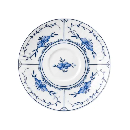 Zdjęcie Mały porcelanowy spodek zdobiony roślinnym ornamentem – Tettau