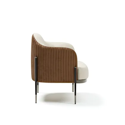 Zdjęcie Ekskluzywny włoski fotel w stylu modernistycznym do salonu
