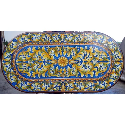 Zdjęcie Prestiżowy blat stołu do ogrodu wykonany z lawy zdobiony roślinnym ornamentem - Ceramiche Valchida