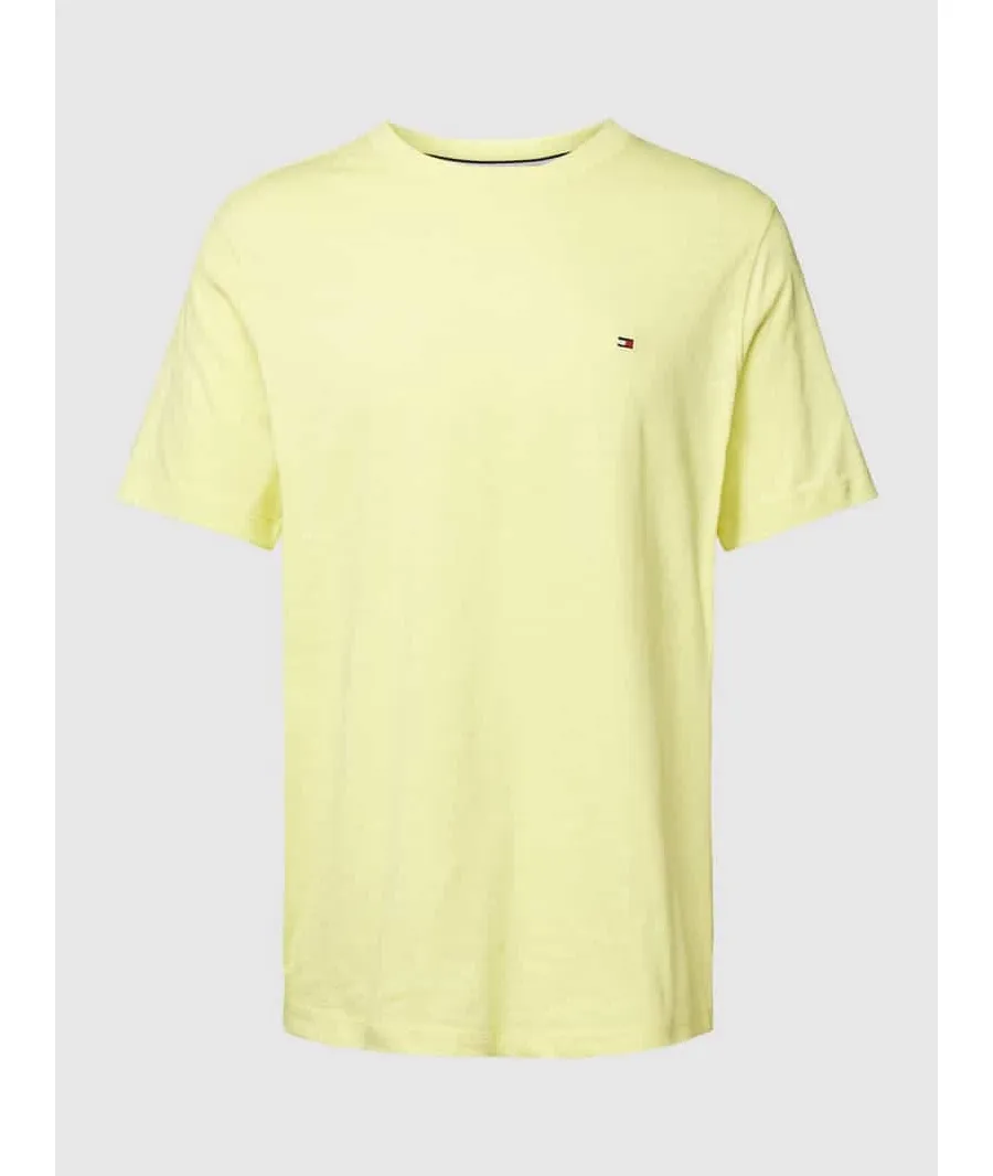 obrazek 1 T-shirt o kroju regular fit w jednolitym kolorze